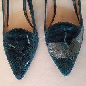 Ekonica Velveteen Embroidered Pumps